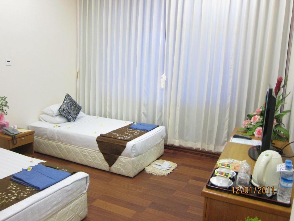 Myat Taw Win Hotel Naypyidaw Bagian luar foto