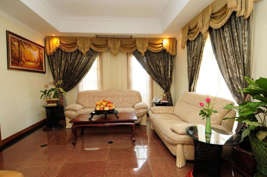 Myat Taw Win Hotel Naypyidaw Bagian luar foto
