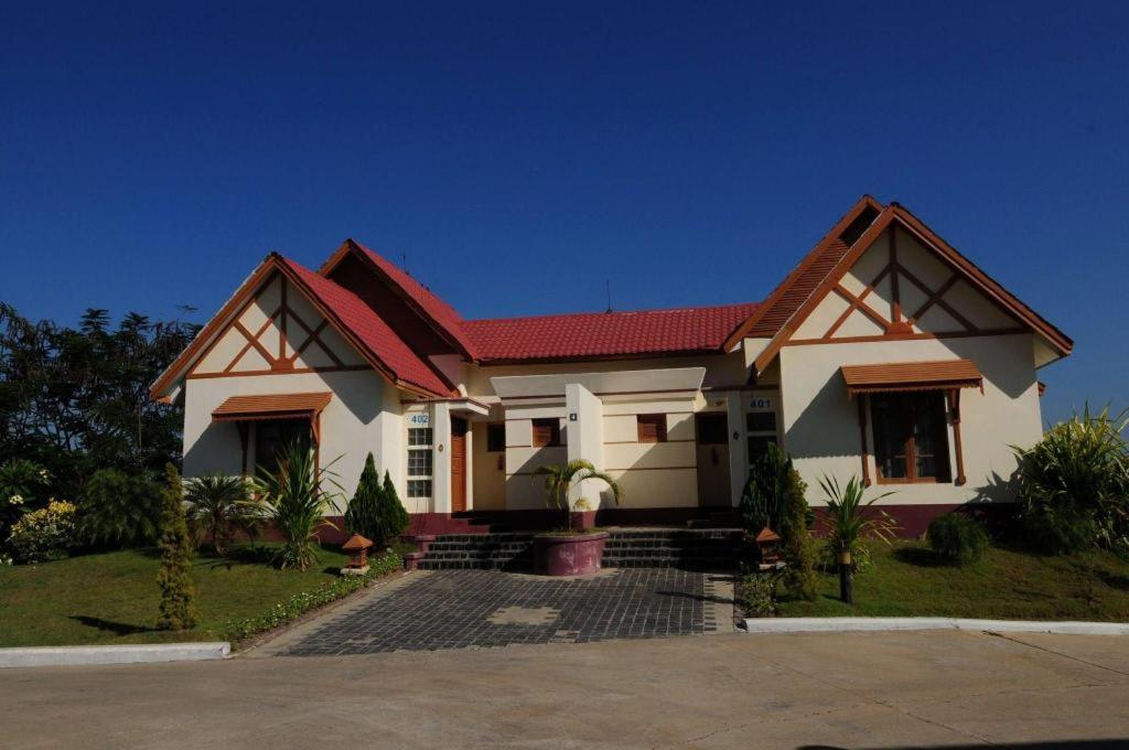 Myat Taw Win Hotel Naypyidaw Bagian luar foto
