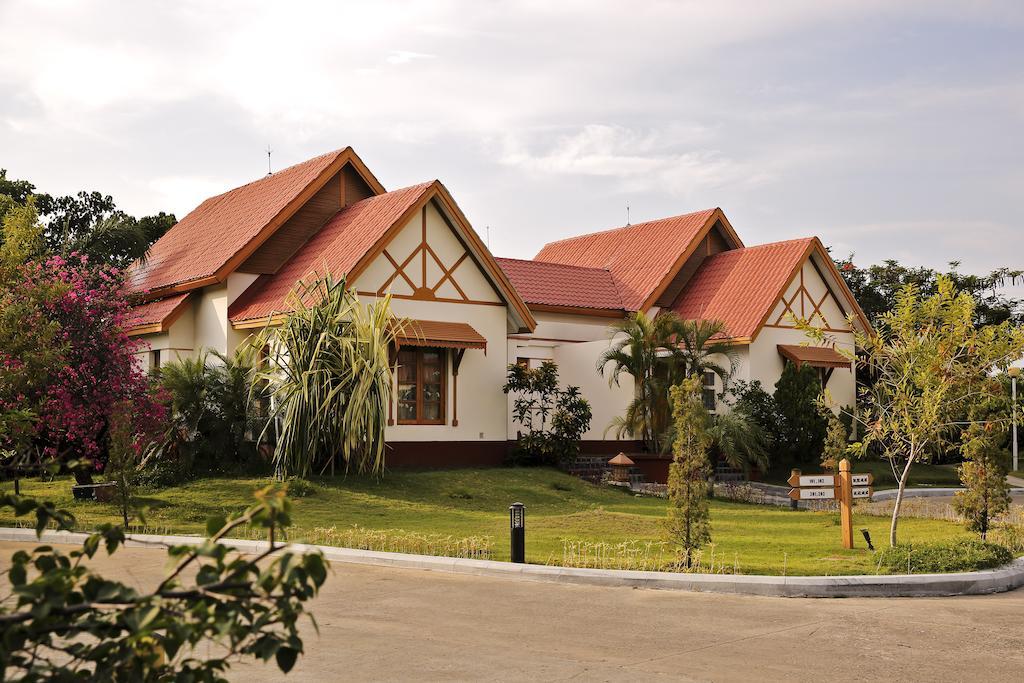 Myat Taw Win Hotel Naypyidaw Ruang foto