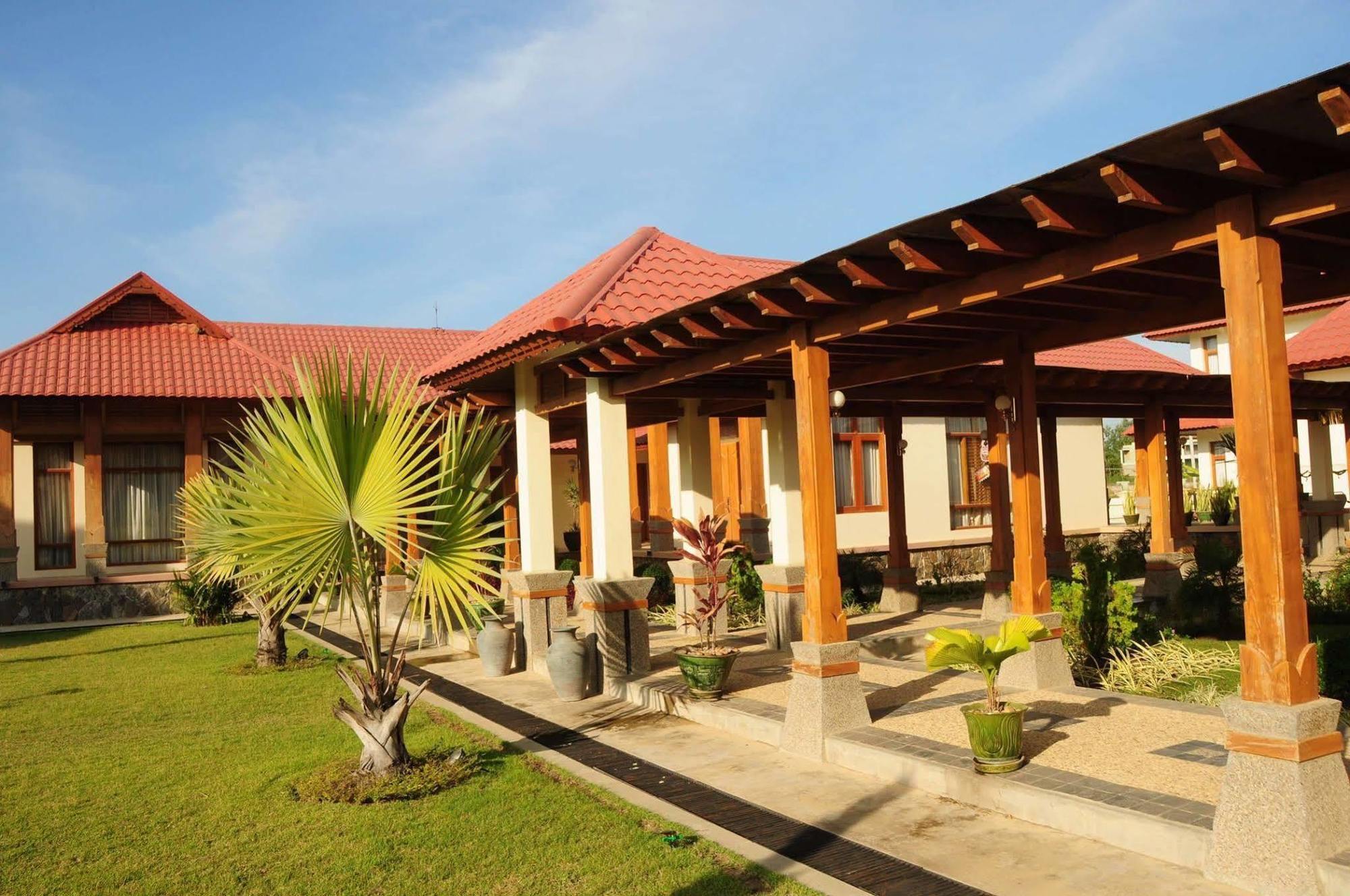 Myat Taw Win Hotel Naypyidaw Bagian luar foto