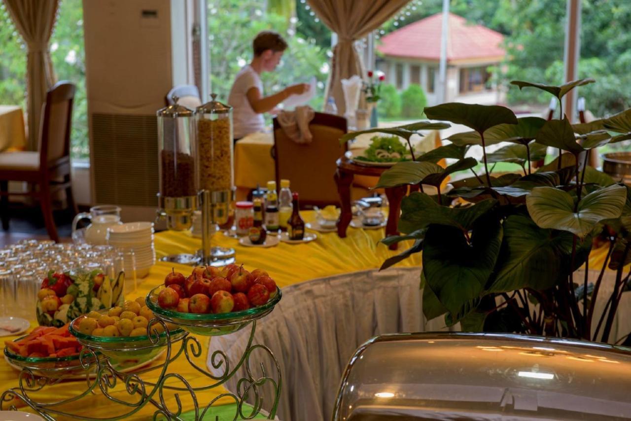 Myat Taw Win Hotel Naypyidaw Bagian luar foto