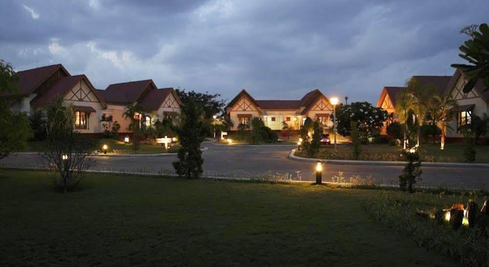 Myat Taw Win Hotel Naypyidaw Bagian luar foto